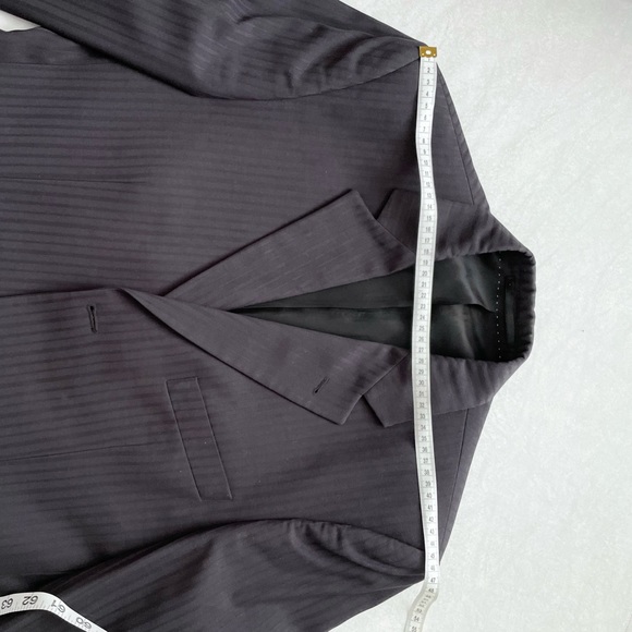 Men’s European Charcoal Suit - Picture 10 of 15